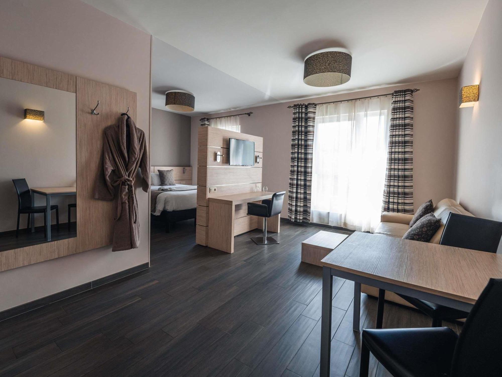 Hotel Ibis Styles Charleroi Airport Aero 44 Exteriér fotografie
